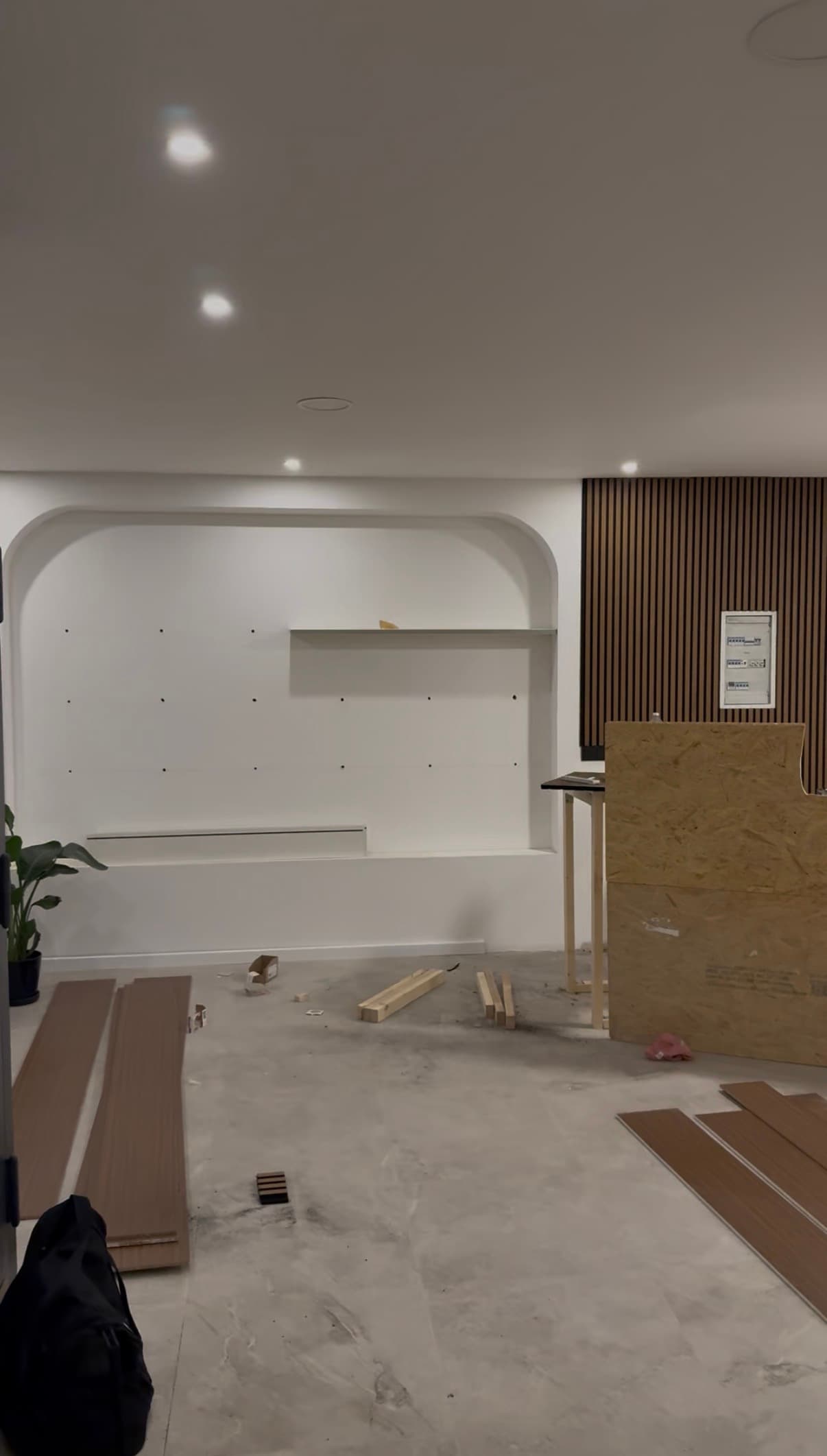 Caesaar Store — Holzvertäfelung und Design