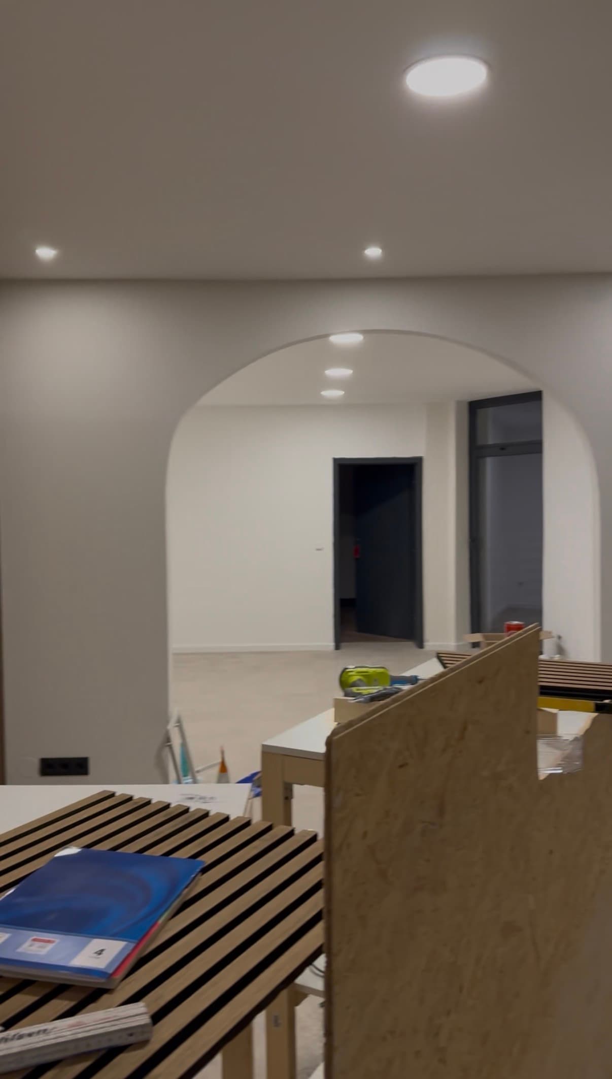 Caesaar Store — Bogendurchgang